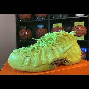 Nike Foamposite one pro volt